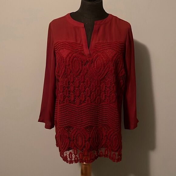 Valerie Stevens Women's Red Split Neck Long Sleeve Lace Top - Picture 1 of 8